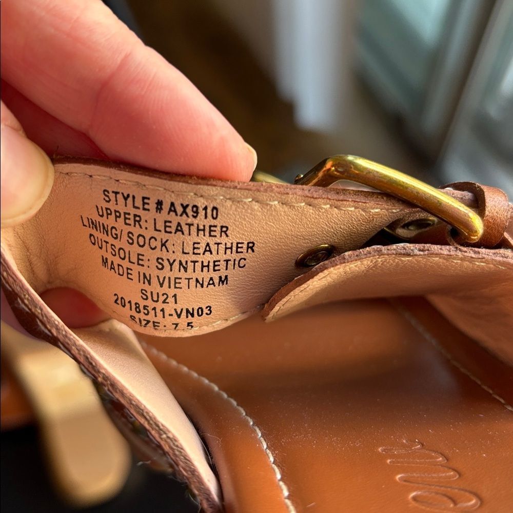 J. Crew platform buckle leather Stylish Tan brown Women clog Sandals sz 7.5 GUC! - Picture 11 of 12